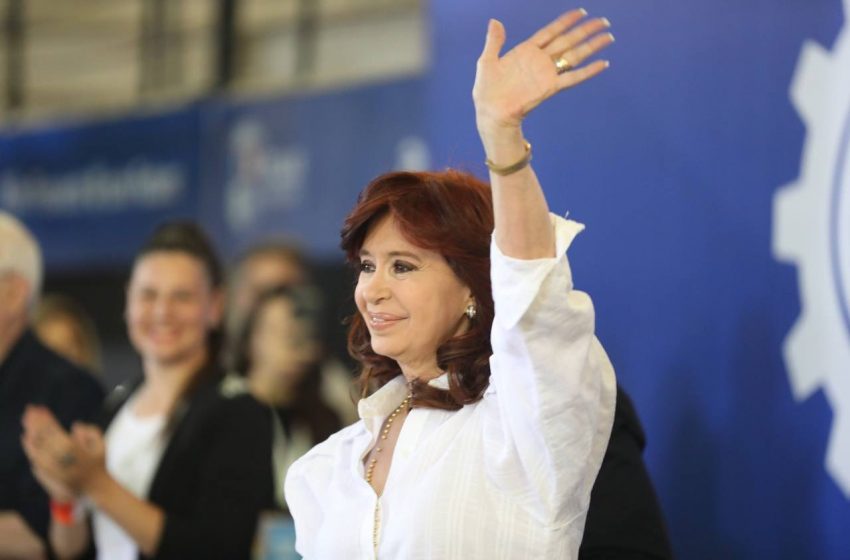  Cristina Kirchner pidió recusar el juez Julián Ercolini tras el viaje a Lago Escondido