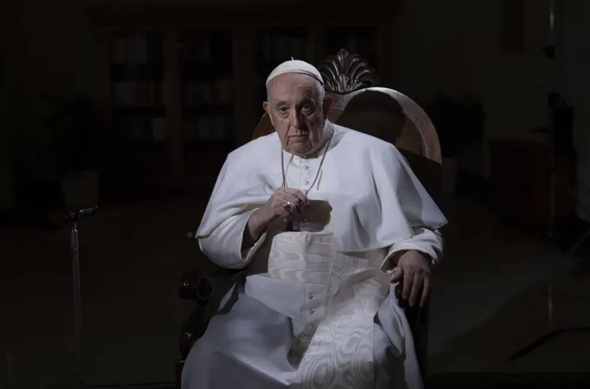  El Papa habla sobre su salud, sus críticos y el futuro del papado