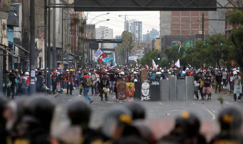  Perú en vilo ante decisión del Congreso por adelanto de elecciones