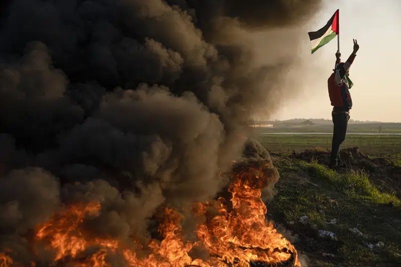  Palestinos entierran a sus muertos a medida que disminuye el riesgo de un estallido con Israel