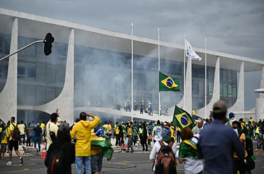  Caos en Brasil: echaron al secretario de Seguridad de Brasilia