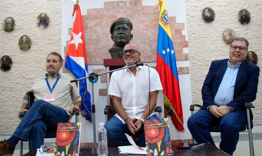  Jorge Rodríguez presenta su obra “La Piel del Lagarto” en Feria Internacional del Libro de La Habana