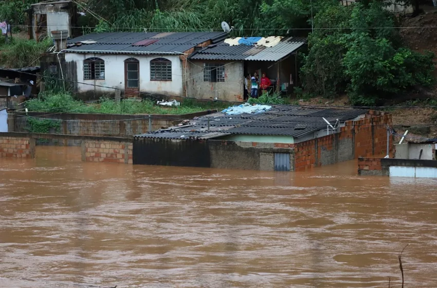  Ya son 54 los muertos por las inundaciones en San Pablo