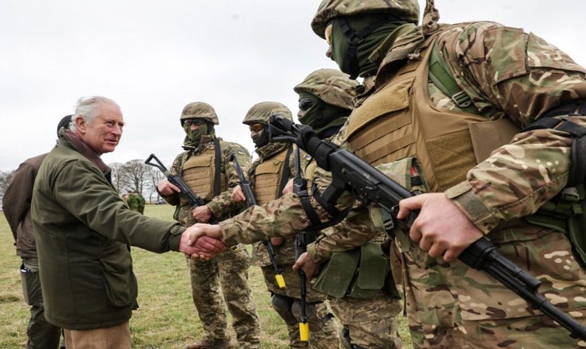  Rey Carlos III condena “ataque a gran escala no provocado” a Ucrania