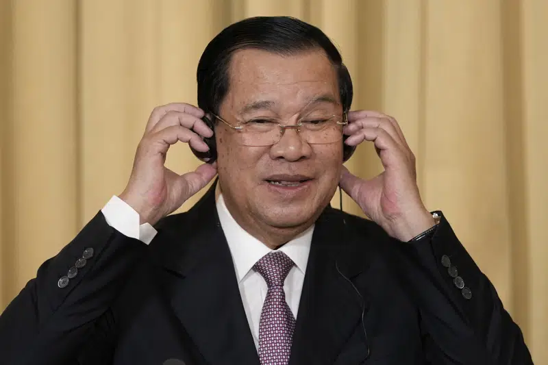  Hun Sen de Camboya recibe promesas de apoyo en visita a Beijing