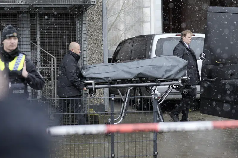  Ocho muertos en tiroteo en salón de Testigos de Jehová en Alemania
