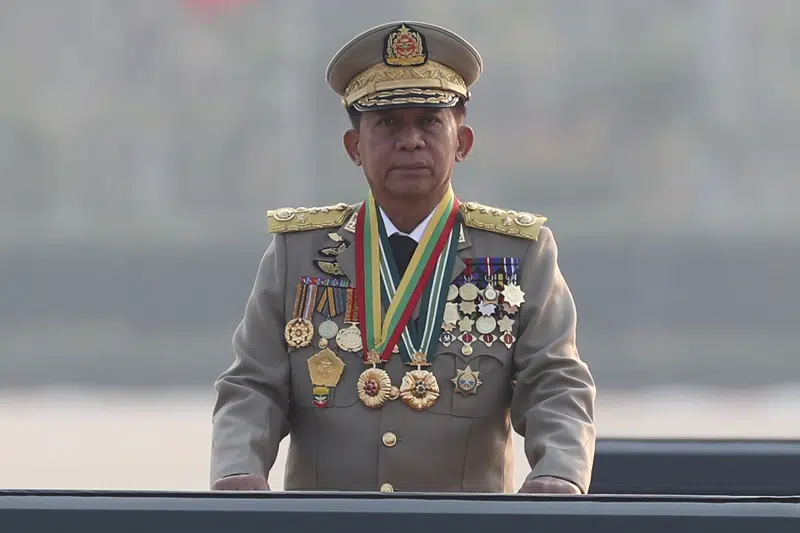  El líder del ejército de Myanmar pide una acción decisiva para aplastar a los enemigos