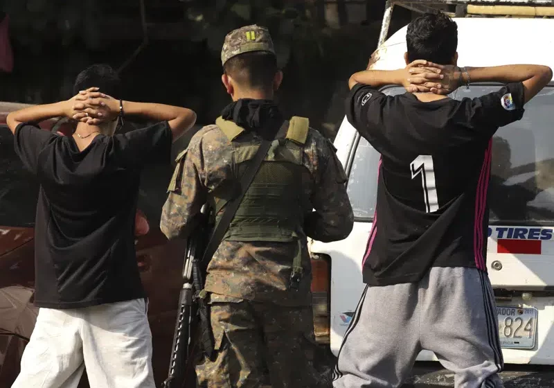  El Salvador cumple su primer año bajo represión antipandillas