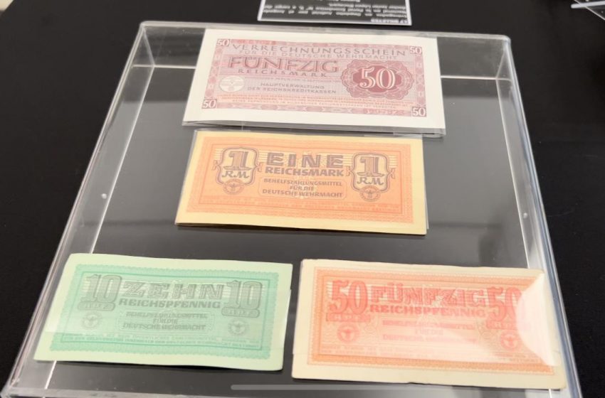  Aduana entregó billetes del nazismo al Museo del Holocausto en Buenos Aires