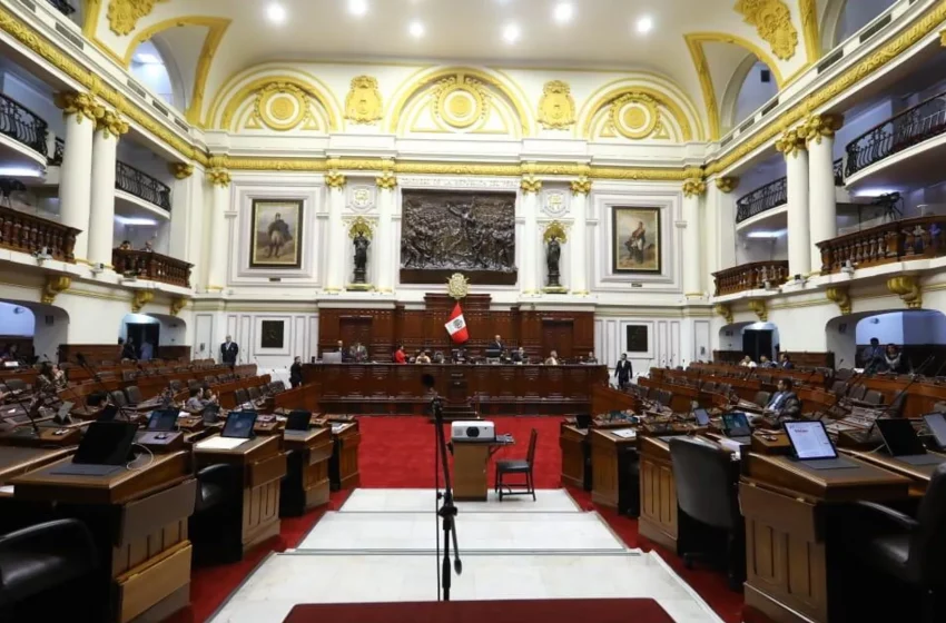  El Congreso peruano aprueba acusar a tres exministros de Pedro Castillo por rebelión y conspiración