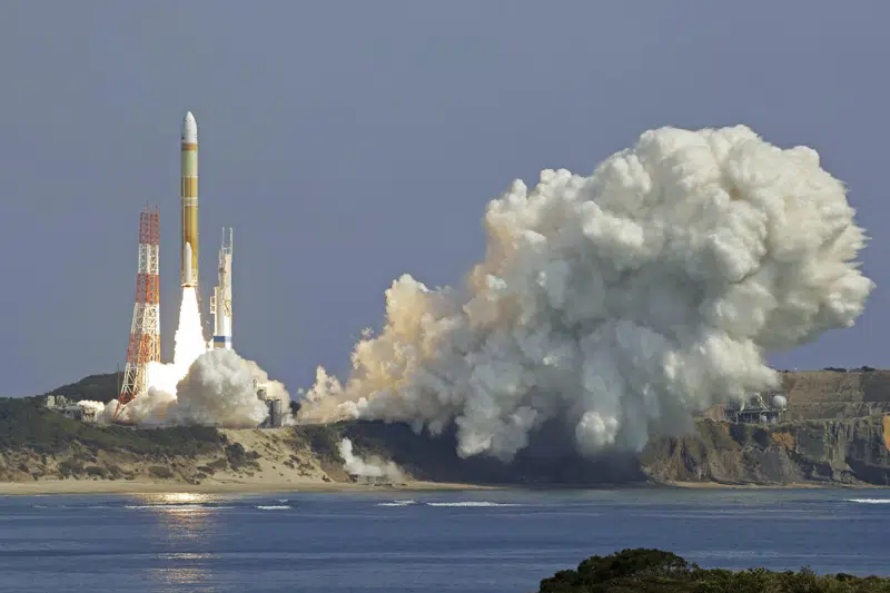 Japón lanza cohete H3, lo destruye por falla en la segunda etapa