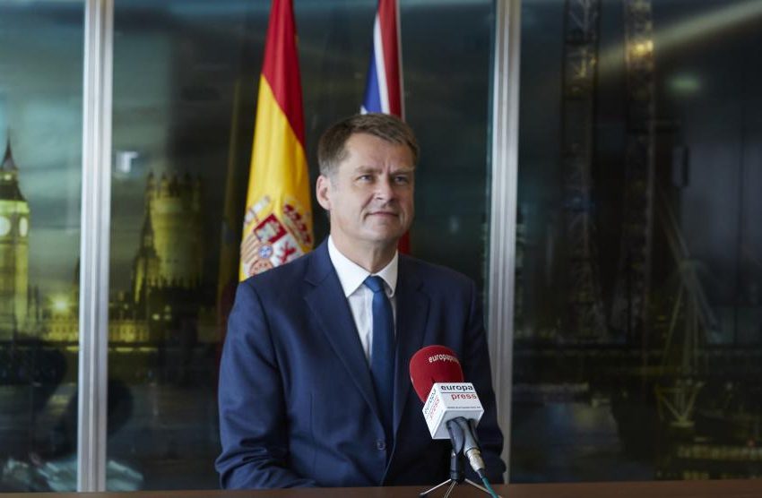  Reino Unido apartó al embajador en España de las negociaciones sobre Gibraltar en 2020, según el ‘Telegraph’