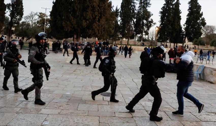  Policía israelí admite uso excesivo de fuerza en Mezquita Al-Aqsa