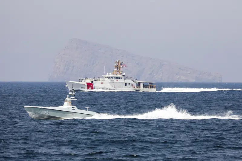  La Marina de los EE. UU. navega por el primer dron a través del Estrecho de Ormuz en el Medio Oriente