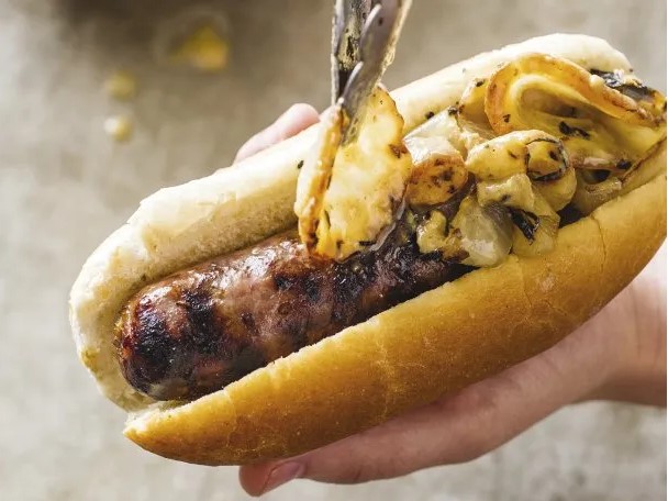  Suma estrella: el choripán fue elegido como «el mejor hot dog del mundo»