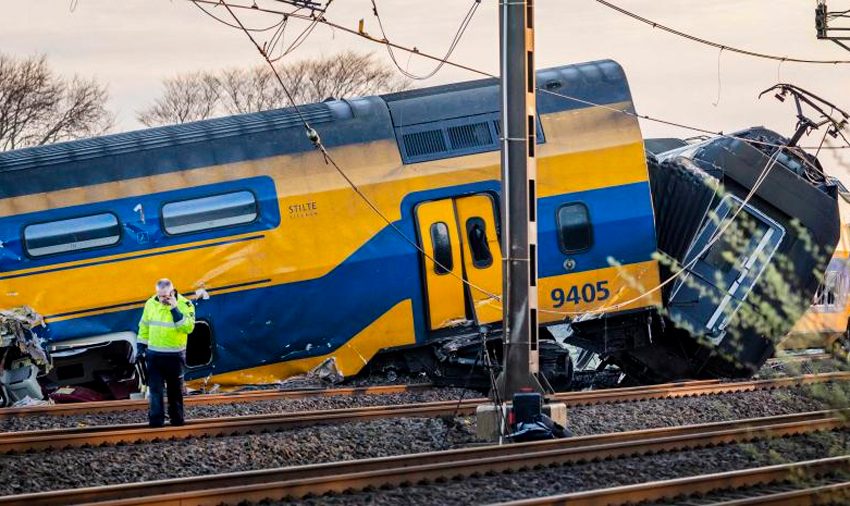  Un muerto y treintena de heridos en descarrilamiento de tren en Países Bajos