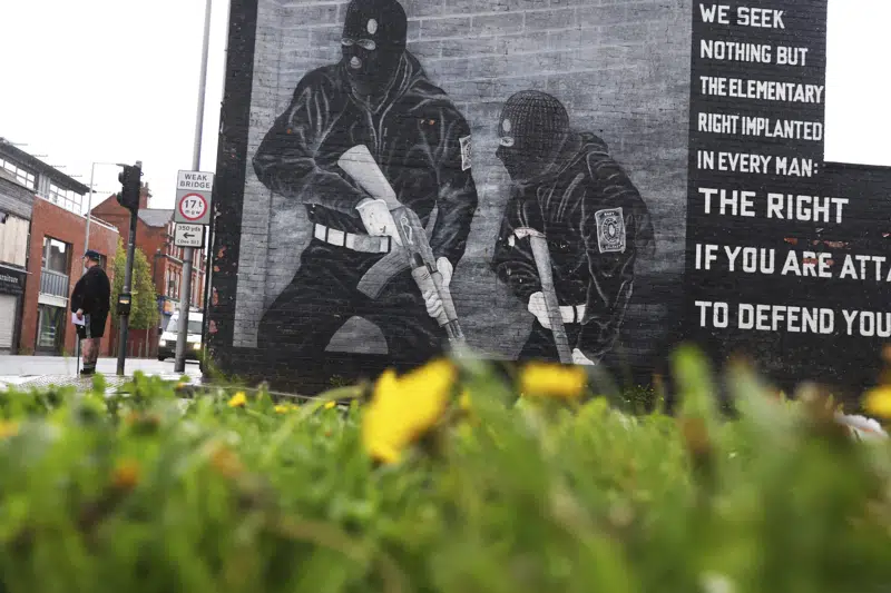  La sombra de los problemas persiste mientras Irlanda del Norte celebra 25 años de paz