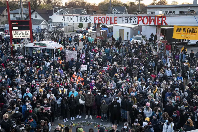  Aniversario de la muerte de George Floyd: el cálculo de la violencia policial en el limbo