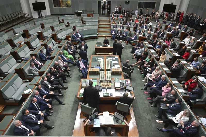  El parlamento australiano da un paso hacia la celebración de un referéndum sobre la Voz Indígena este año