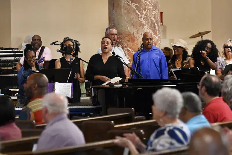  Los estadounidenses celebran el Juneteenth con fiestas, eventos y una reflexión tranquila sobre el fin de la esclavitud