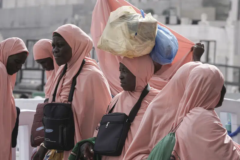  Esenciales para el Hajj: desde sombreros para el sol hasta bolsas para zapatos, una guía de equipo para la peregrinación musulmana