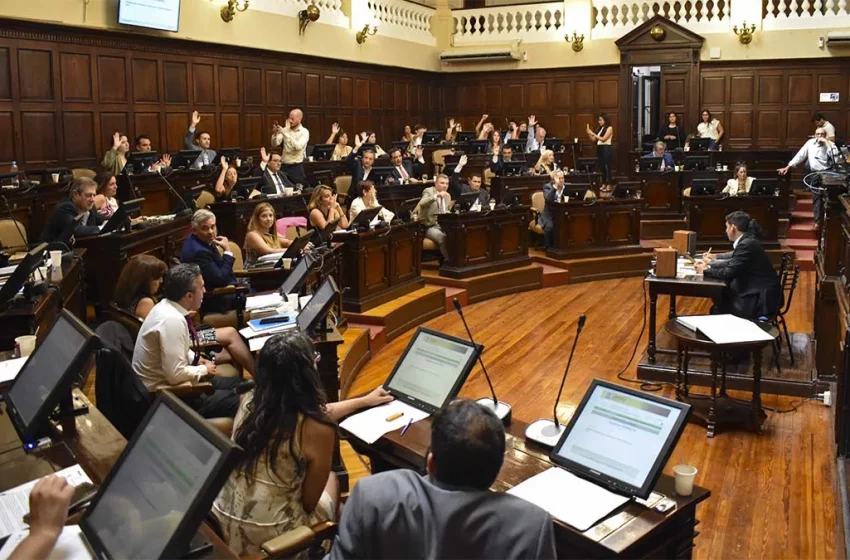  Este lunes la Legislatura vuelve a discutir el ítem aula por pedido del peronismo