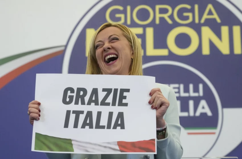  El primer ministro italiano de extrema derecha, Meloni, desafía los temores de dañar la democracia y chocar con la UE