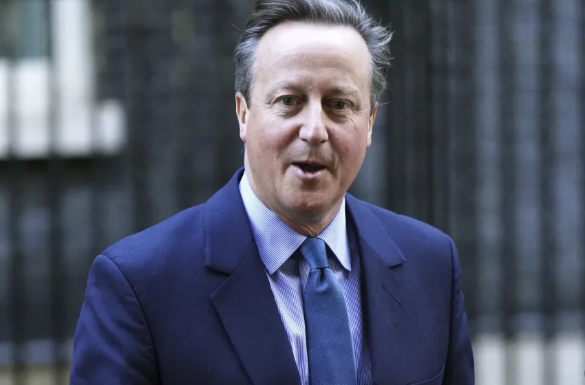  El exlíder David Cameron regresa con sorpresa al gobierno del Reino Unido mientras Sunak tira los dados con una reestructuración