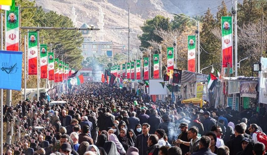  Miles de personas conmemoran al comandante mártir Qasem Soleimani