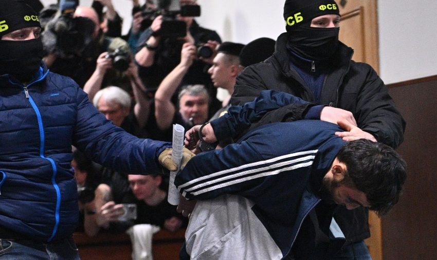  Arrestan a los 4 sospechosos del ataque terrorista en Moscú y 2 se declaran culpables ante tribunal