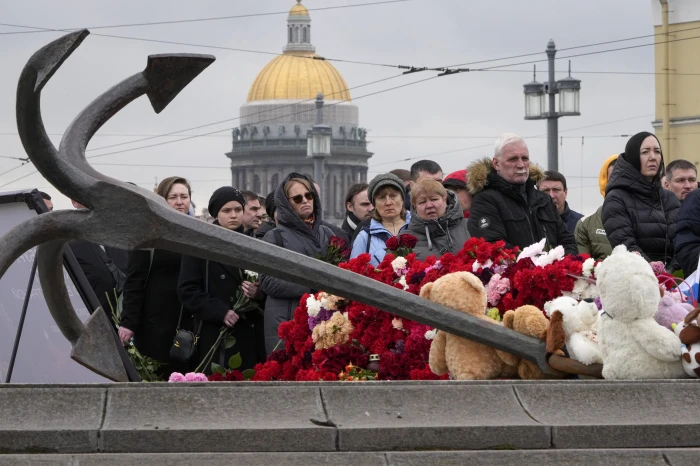  Mientras Rusia llora el ataque a una sala de conciertos, algunas familias se preguntan si sus seres queridos están vivos