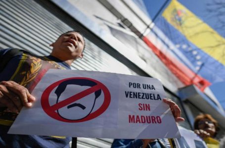 Venezolanos residentes en el exterior quieren votar por presidente este año pero no pueden cumplir con los requisitos de ausencia