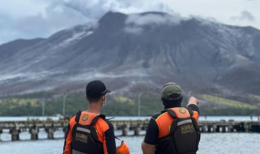  Indonesia advierte sobre un potencial tsunami a raíz de las erupciones del volcán Ruang