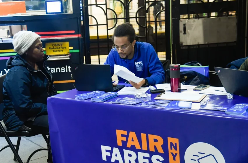  Promueven jornadas de registro para que neoyorquinos de bajos ingresos tramiten la MetroCard a mitad de precio