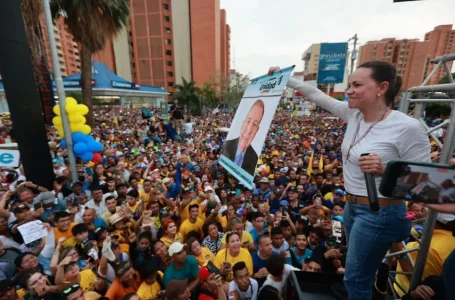 María Corina Machado llama a votar “con firmeza” por Edmundo González Urrutia