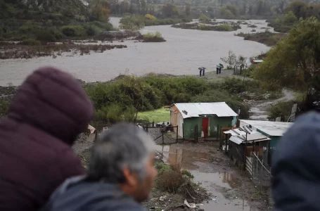 Intensas lluvias en Chile dejan más de 800 personas aisladas y 1.700 casas dañadas