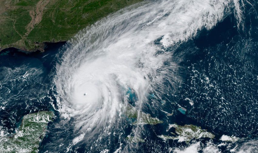  Un peligroso e inusual huracán se intensifica rápidamente a su paso por el Caribe