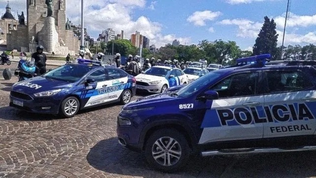  Rosario: policías federales se intoxicaron con el menú de almuerzo y debieron ser trasladados en avión sanitario