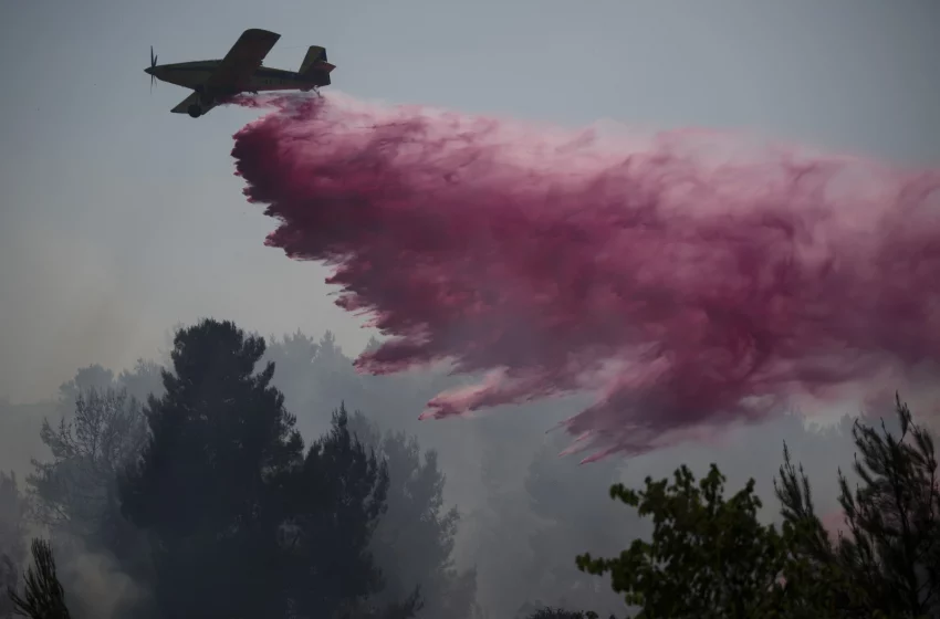  Los incendios se han convertido en la señal más visible del aumento del conflicto en la frontera entre Líbano e Israel.