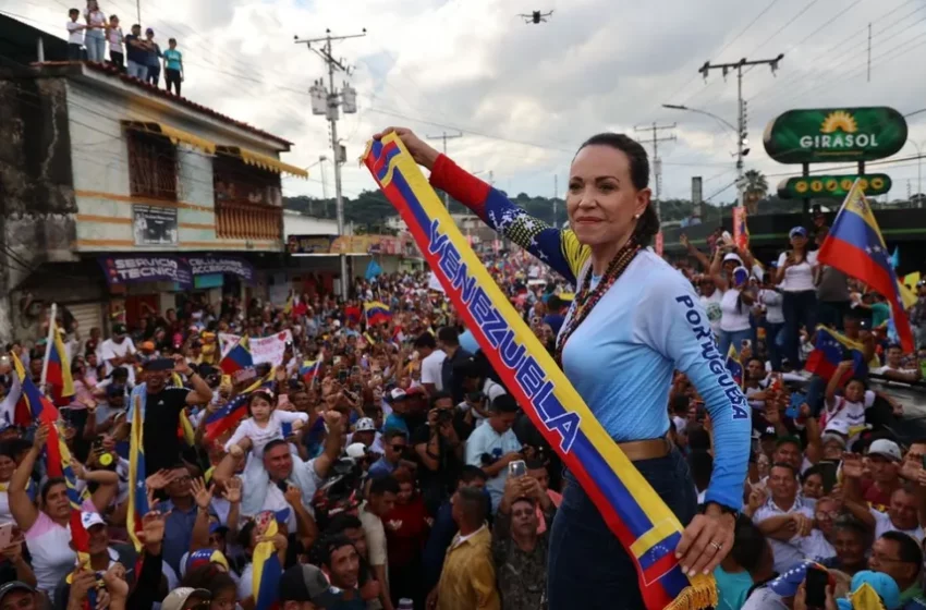  María Corina Machado: “A Maduro le va corresponder aceptar los resultados”