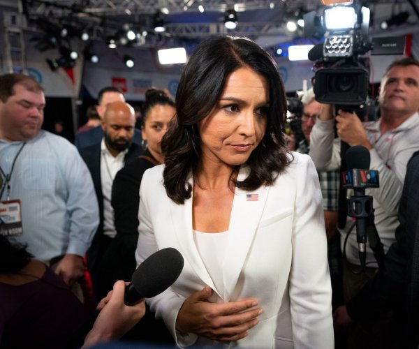  Tulsi Gabbard dice que se unirá al Partido Republicano en el mitin de Trump