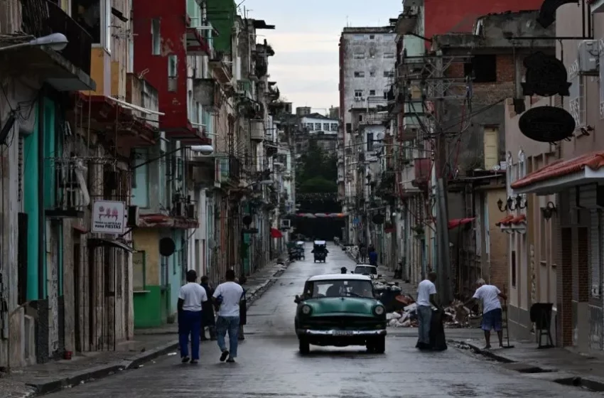  Cubanos se preguntan cuándo les tocará el próximo apagón, la crisis persiste