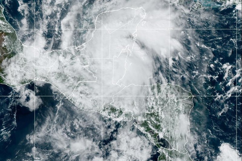  Huracán Oscar y tormenta tropical Nadine amenazan Bahamas, Cuba y México