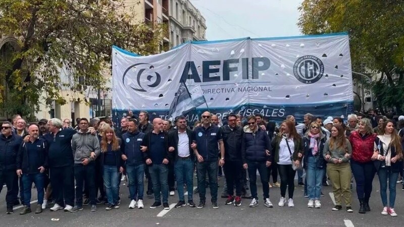  Trabajadores de AFIP definen medidas de fuerzas ante la disolución del organismo