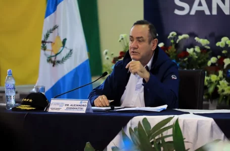 Gobierno de Guatemala denuncia a expresidente por presunta “corrupción”