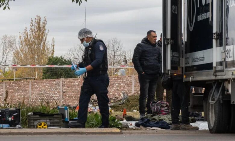  Macabro hallazgo en Guaymallén: encontraron un cadáver en descomposición dentro de un auto estacionado