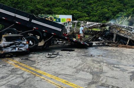 La colisión de un autobús un camión y un auto deja 38 muertos en Brasil