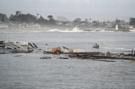 El muelle de Santa Cruz en California cerró indefinidamente después de un colapso parcial, dicen las autoridades