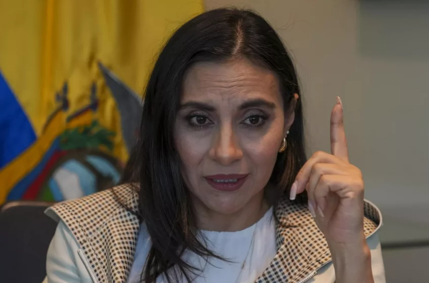  La vicepresidenta de Ecuador buscaría recomponer la relación con México