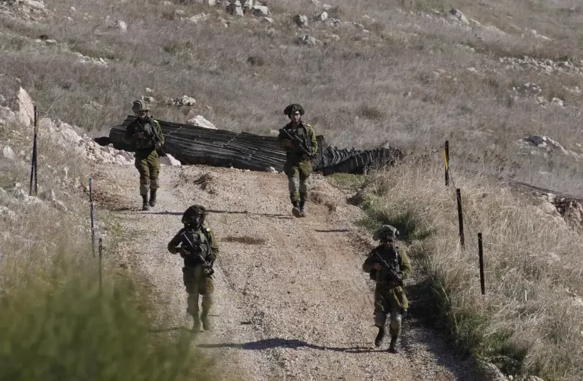  Los rebeldes sirios aseguran que Israel ha bombardeado los alrededores de Damasco